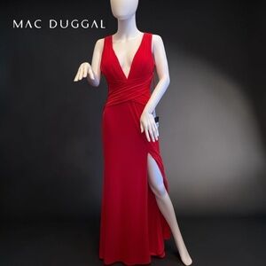 Mac Duggal Size 4 #55703 Red V-Neck Evening Gown with Slit NWT! ❤️‍🔥